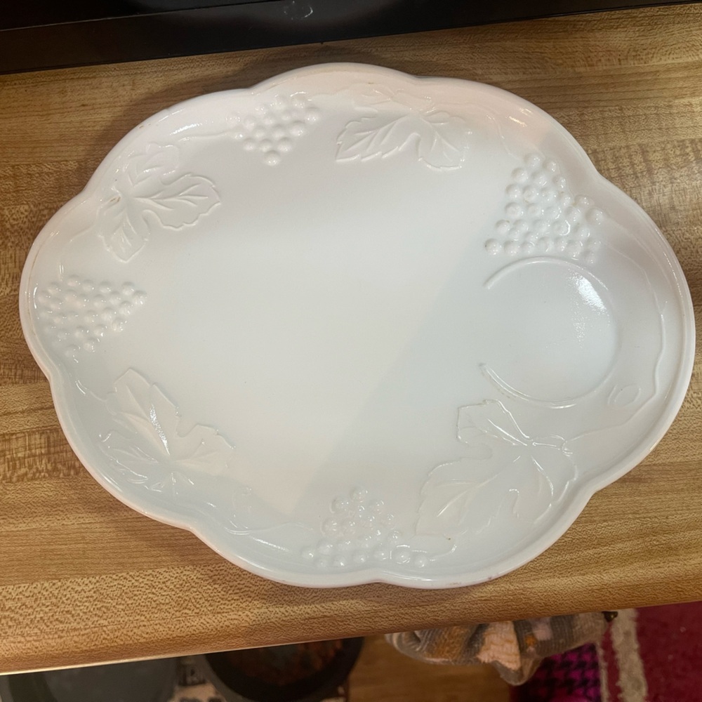 Vintage Indiana Milk Glass Colonial Grape Harvest Snack Luncheon Plates $8.0 ea